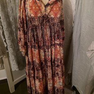 Beautiful flowing midi peasant dress